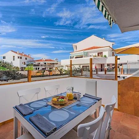 Centric In Playa Fanabe By Altamarhomes Адехе
