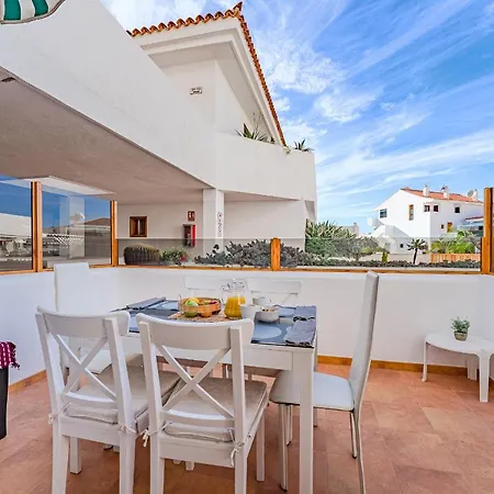 Centric In Playa Fanabe By Altamarhomes Appartamento